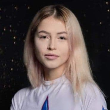 Valérie "Xholakys" Holáková